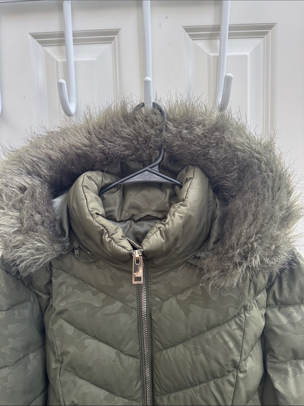 Michael Kors Olive Camo Green Quilted Puffer Coat with Faux Fur Hood - Picture 4 of 12